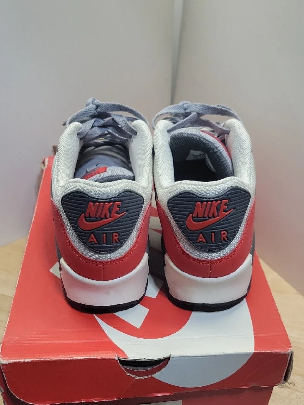 Nike Air Max 90 Essential in Light Gray, Red, Black - Picture 4 of 7